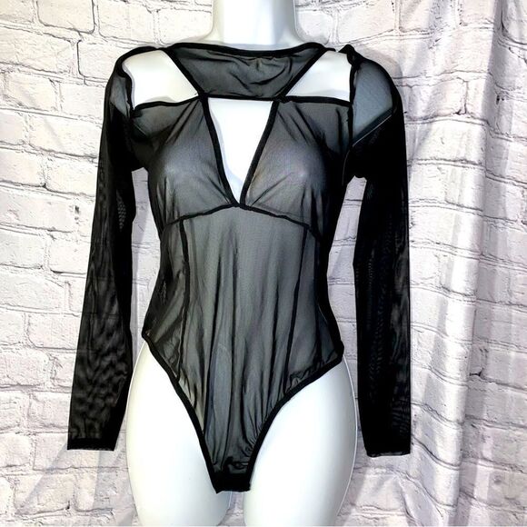 PrettyLittleThing Tops - NEW! PLT MESH CUTOUT DETAIL LONG SLEEVE THONG BODYSUIT BLACK SIZE 8